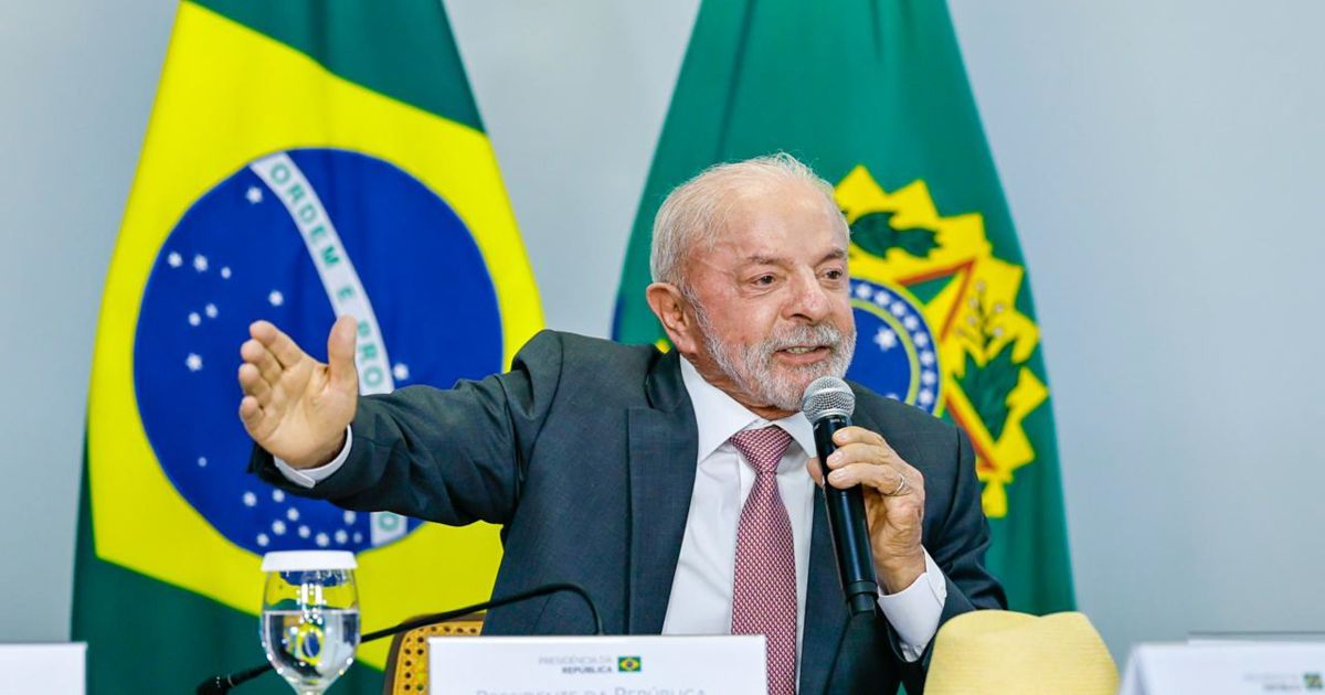 Flávio Bolsonaro Leads Brazil’s First Round, Setting Up Runoff Against Lula