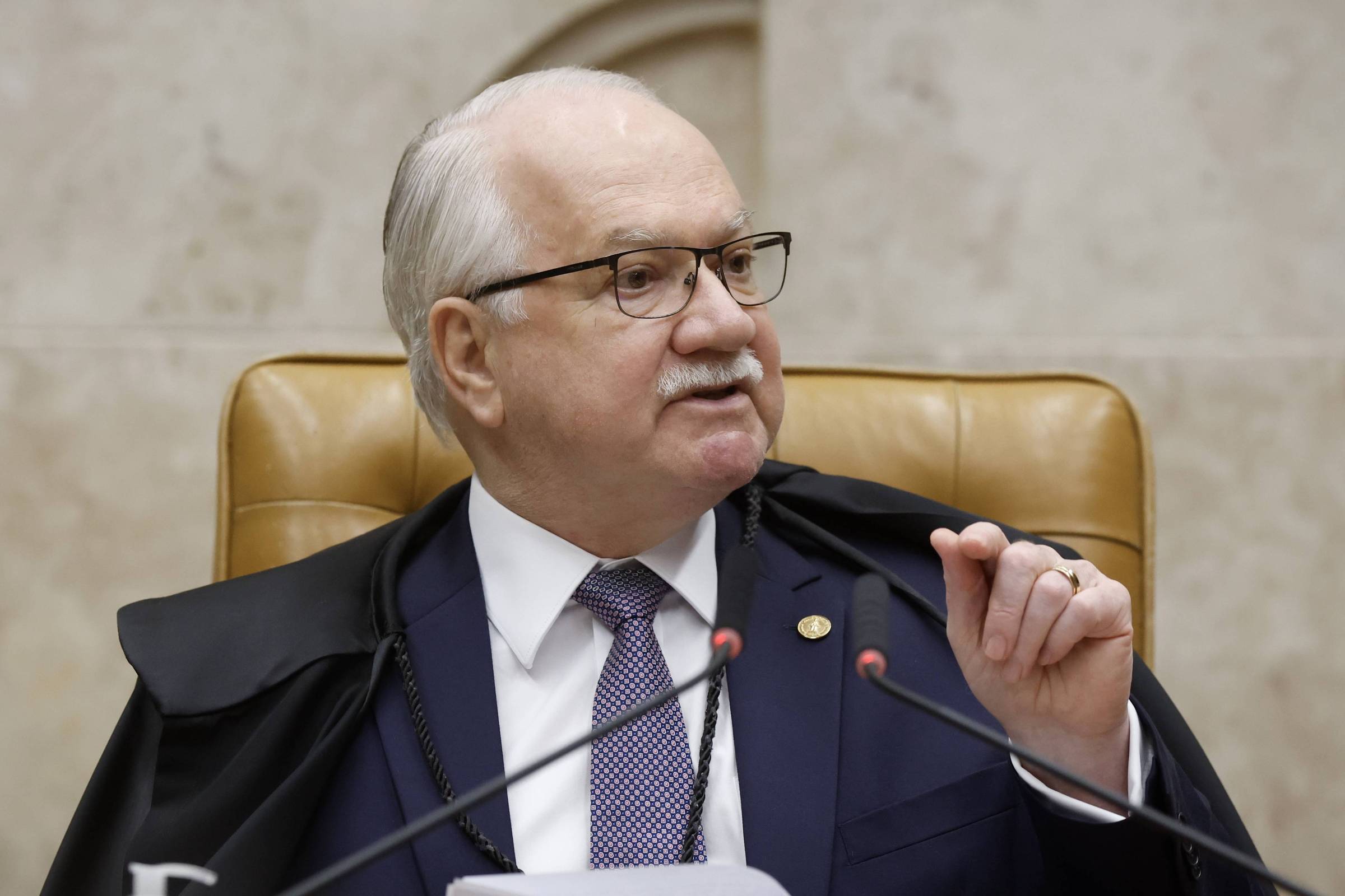 Fachin Suspends Competing Federal Police Orders and Takes Over STF Fake News Inquiry